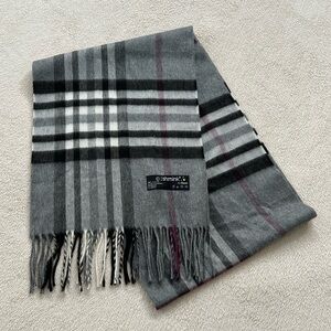 Cashmink V Fraas Karo Soft Woven Plaid Scarf. 100% Acrylic. Women’s OS - NWOT.